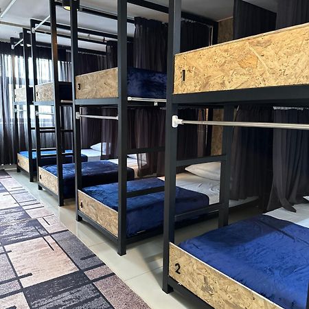 Mix Hostel Kl By Chillout Hostel Петалинг Джая Екстериор снимка