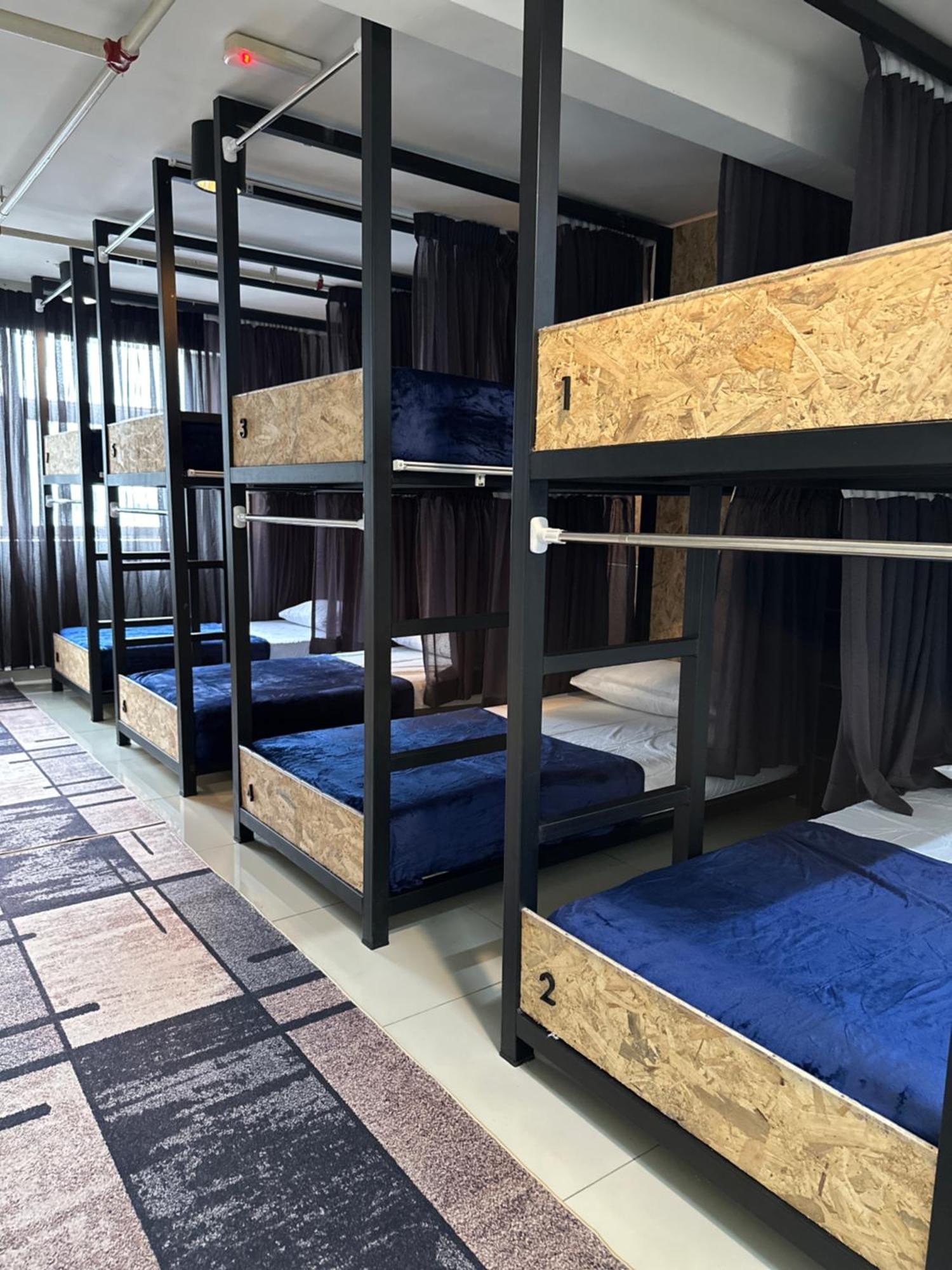 Mix Hostel Kl By Chillout Hostel Петалинг Джая Екстериор снимка