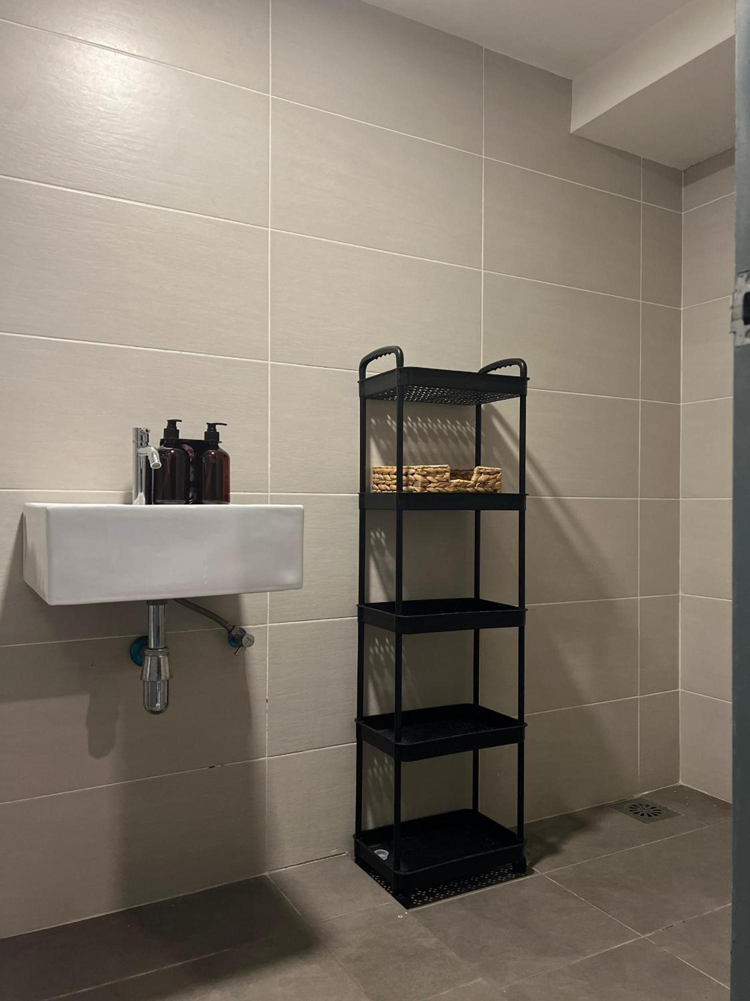 Mix Hostel Kl By Chillout Hostel Петалинг Джая Екстериор снимка