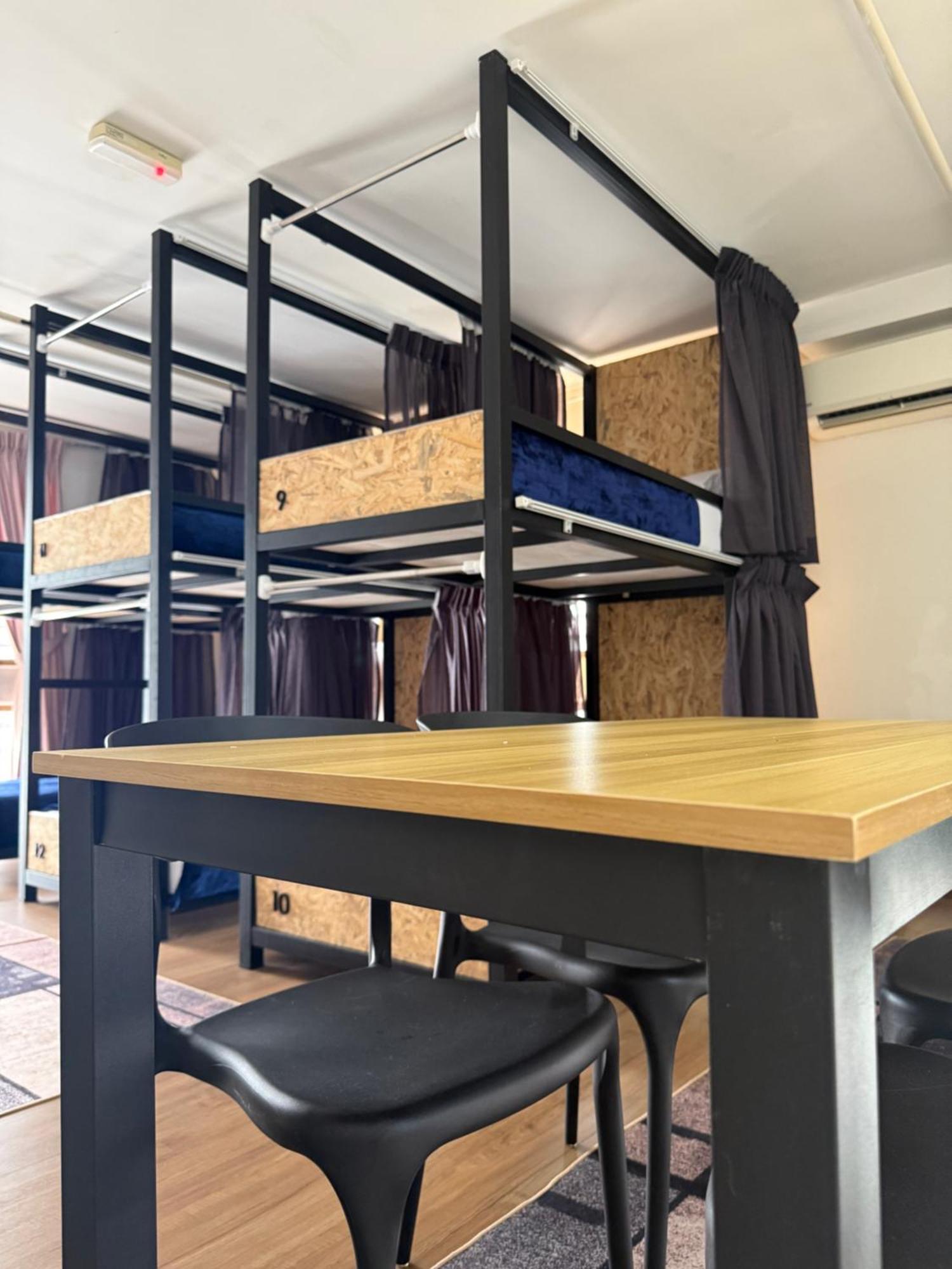 Mix Hostel Kl By Chillout Hostel Петалинг Джая Екстериор снимка